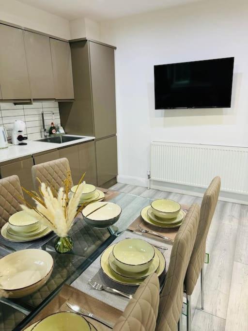 Stylish Two-Story London Retreat 아파트 외부 사진