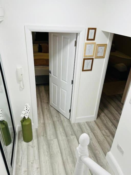 Stylish Two-Story London Retreat 아파트 외부 사진