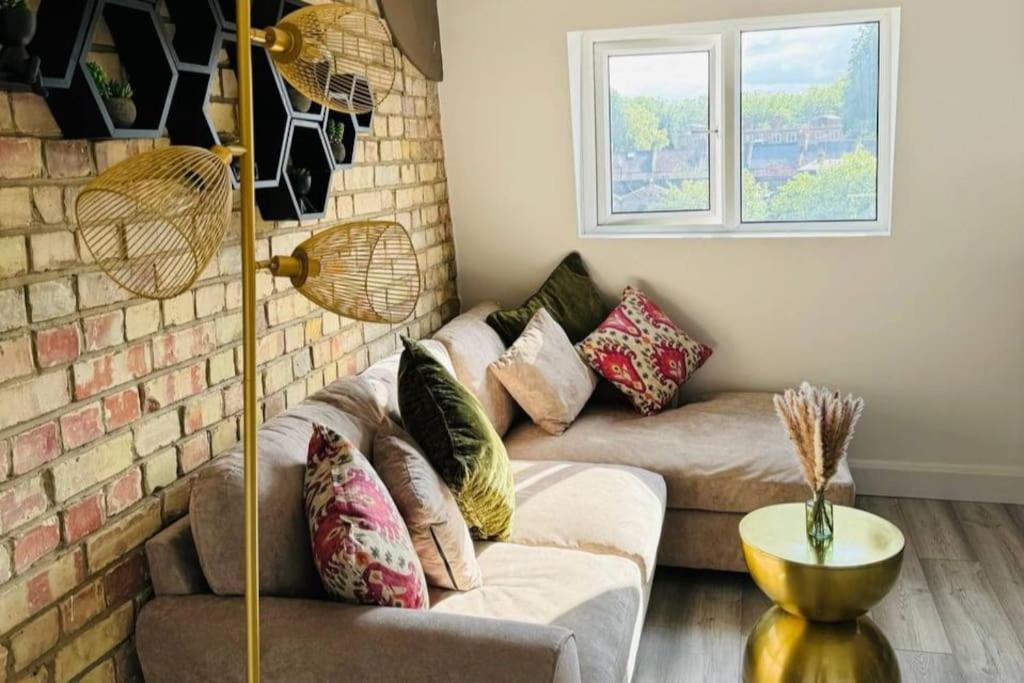 Stylish Two-Story London Retreat 아파트 외부 사진